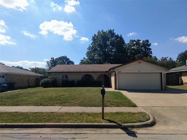 1920 Chalice Rd in Arlington, TX - Building Photo