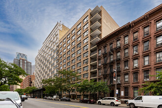 Hanover House in New York, NY - Building Photo - Building Photo