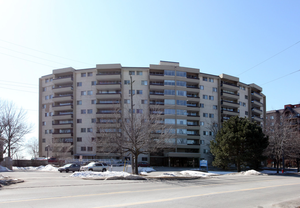 Astoria in Burlington, ON - Building Photo