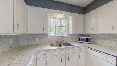 1000 Holleman Dr in College Station, TX - Building Photo - Building Photo