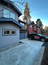 1079 NW Quincy Ave in Bend, OR - Building Photo - Building Photo