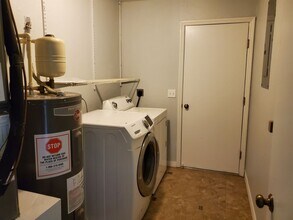 4275 Woodside Ave in Ft. Myers, FL - Building Photo - Building Photo