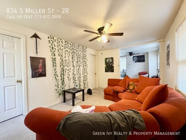 834 S Miller St in Chicago, IL - Building Photo - Building Photo