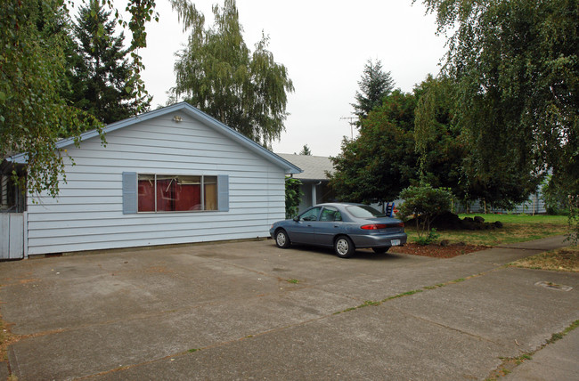 2501-2509 Wayside Ter NE in Salem, OR - Building Photo - Building Photo