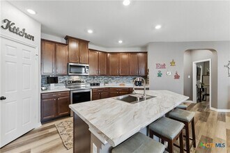 304 Dakota Crk in New Braunfels, TX - Foto de edificio - Building Photo