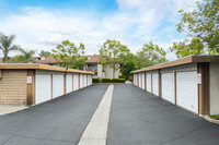 901 Golden Springs Dr in Diamond Bar, CA - Foto de edificio - Building Photo