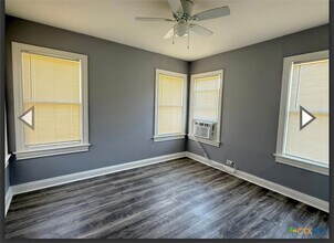 1003 E Sabine St in Victoria, TX - Building Photo - Building Photo