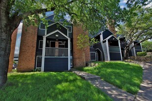 Four Park Place in Austin, TX - Building Photo
