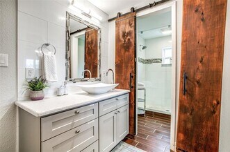 4403 Cole Ave-Unit -10 in Dallas, TX - Building Photo - Building Photo