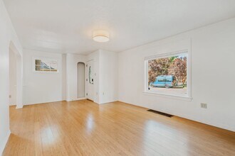 1610 N 10th St in Boise, ID - Foto de edificio - Building Photo