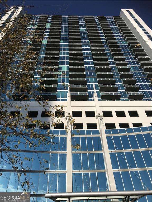 3324 Peachtree Rd NE in Atlanta, GA - Building Photo - Building Photo