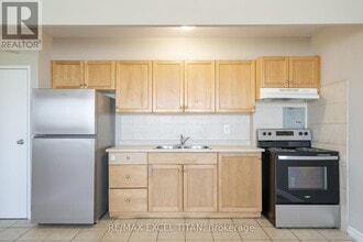 468 Ottawa St N in Hamilton, ON - Building Photo - Building Photo