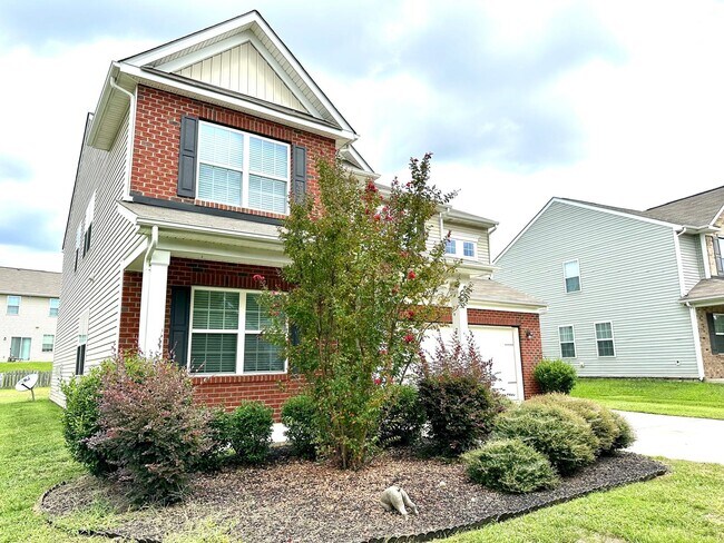 8019 Kelburn Ln in Charlotte, NC - Building Photo - Building Photo