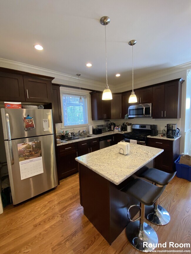 12 Athol St, Unit 2 in Boston, MA - Building Photo - Building Photo