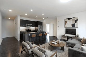 98M in Winnipeg, MB - Building Photo - Building Photo