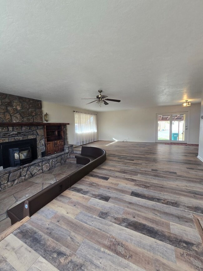 property at 2309 S Malin Rd