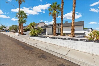 4092 Ridgewood Ave in Las Vegas, NV - Building Photo - Building Photo