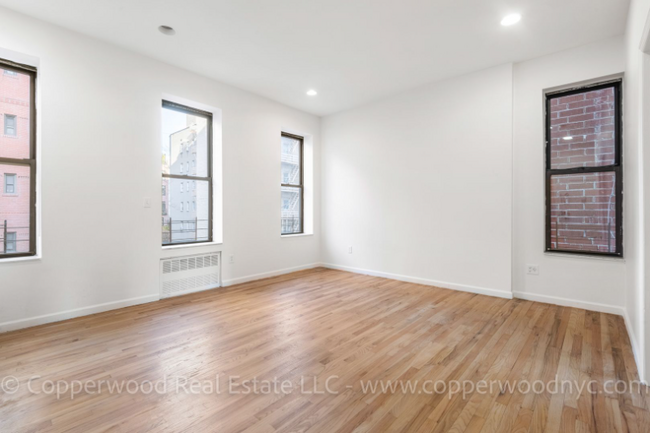 1592 1st Ave. in New York, NY - Building Photo - Building Photo