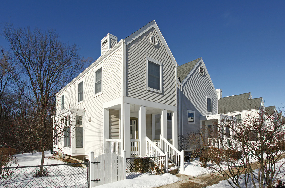 Mallets Wood in Ann Arbor, MI - Foto de edificio