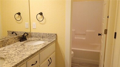 1610 Sweetbriar Way in Centerton, AR - Building Photo - Building Photo