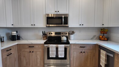 541 NE 206th Ln in Miami, FL - Building Photo - Building Photo