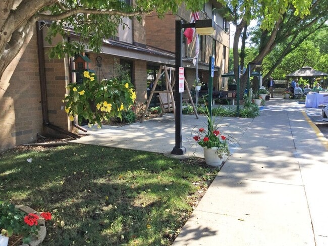 property at 741 S Illinois Ave