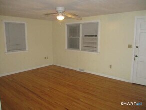 25 Mettler St in Woodbridge, CT - Building Photo - Building Photo