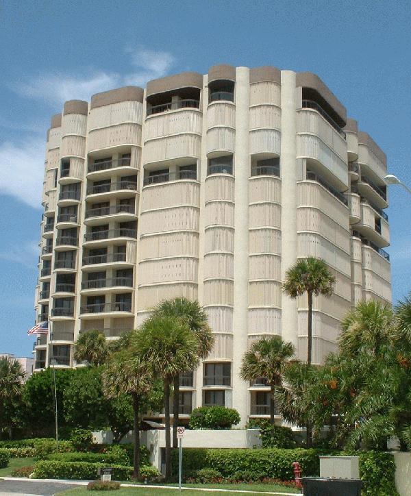 Beresford in Boca Raton, FL - Building Photo - Building Photo