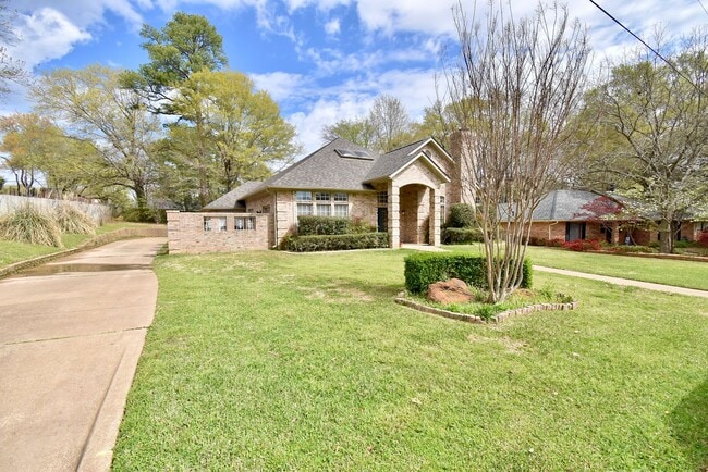 property at 1406 Kingspark Dr