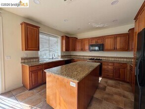 4053 Galenez Way in Antioch, CA - Building Photo - Building Photo
