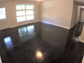 2113 Haltom Rd in Haltom City, TX - Building Photo - Building Photo