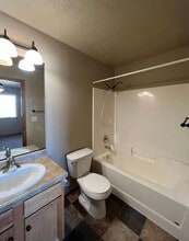 3604 W 93rd St in Sioux Falls, SD - Building Photo - Building Photo