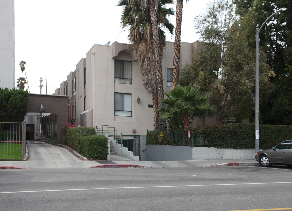 1833 N Kingsley Dr in Los Angeles, CA - Foto de edificio