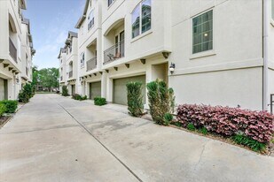 8227 Cambridge St in Houston, TX - Building Photo