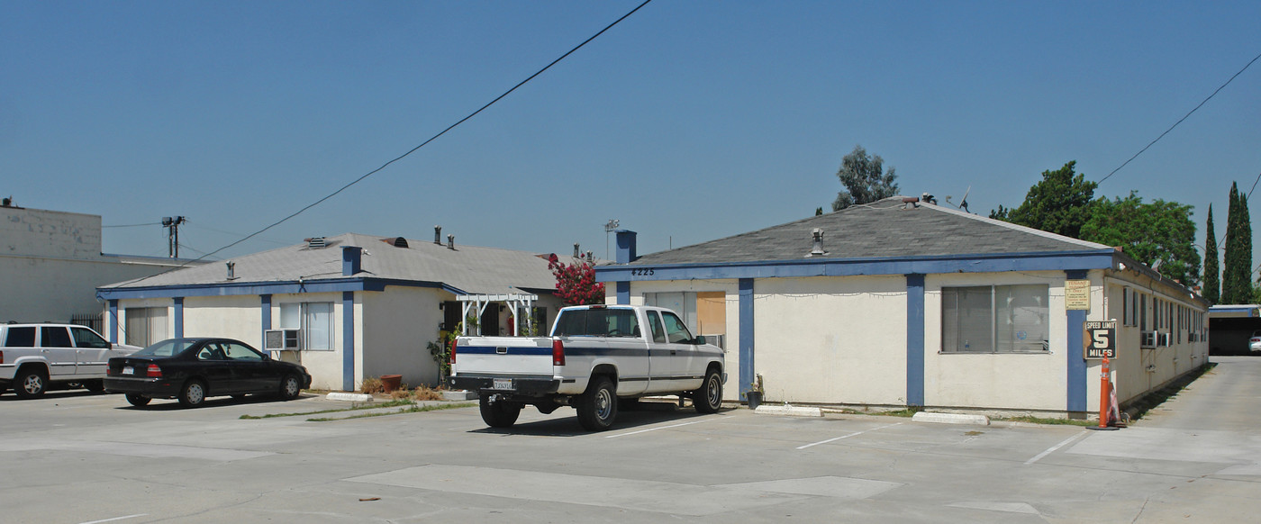 4225 Tyler Ave in El Monte, CA - Building Photo