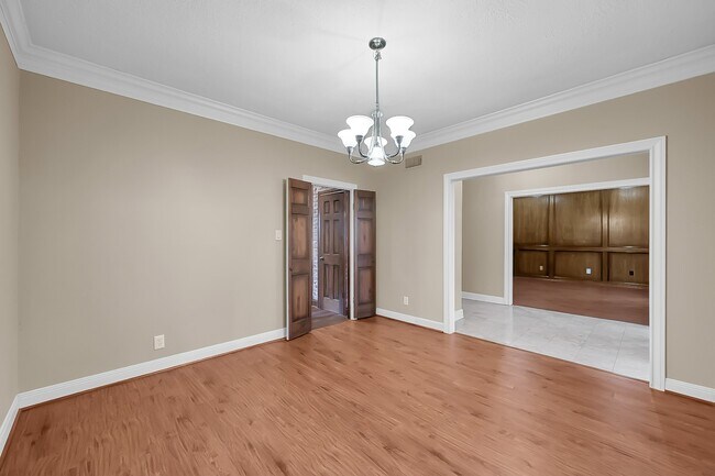 1807 Brookchester Dr