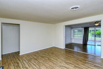 2512 Post Rd in Sarasota, FL - Building Photo - Building Photo