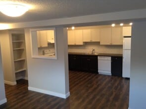 7642 97a St in Grande Prairie, AB - Building Photo - Building Photo
