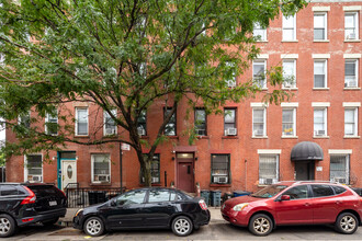 32 Garnet St in Brooklyn, NY - Building Photo - Building Photo