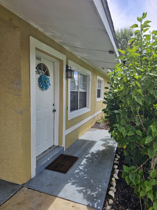 2550 Stratford Dr in Cocoa, FL - Building Photo