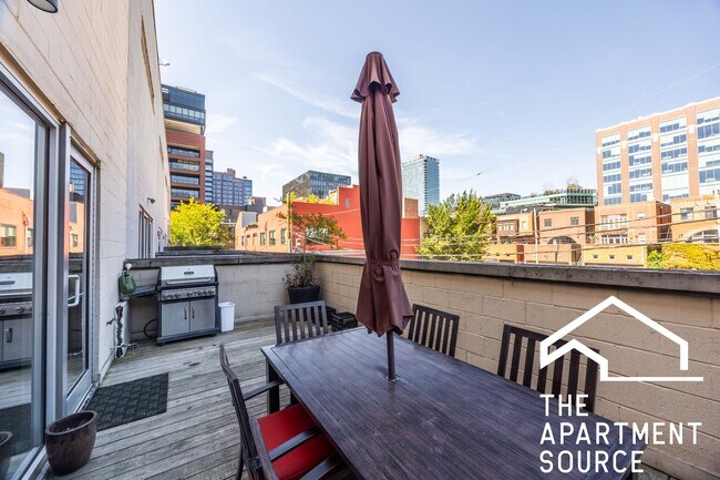 1002 W Lake St, Unit 2 in Chicago, IL - Building Photo - Building Photo