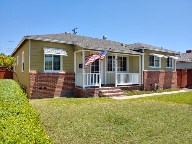 4248 Palo Verde Ave in Lakewood, CA - Building Photo - Building Photo