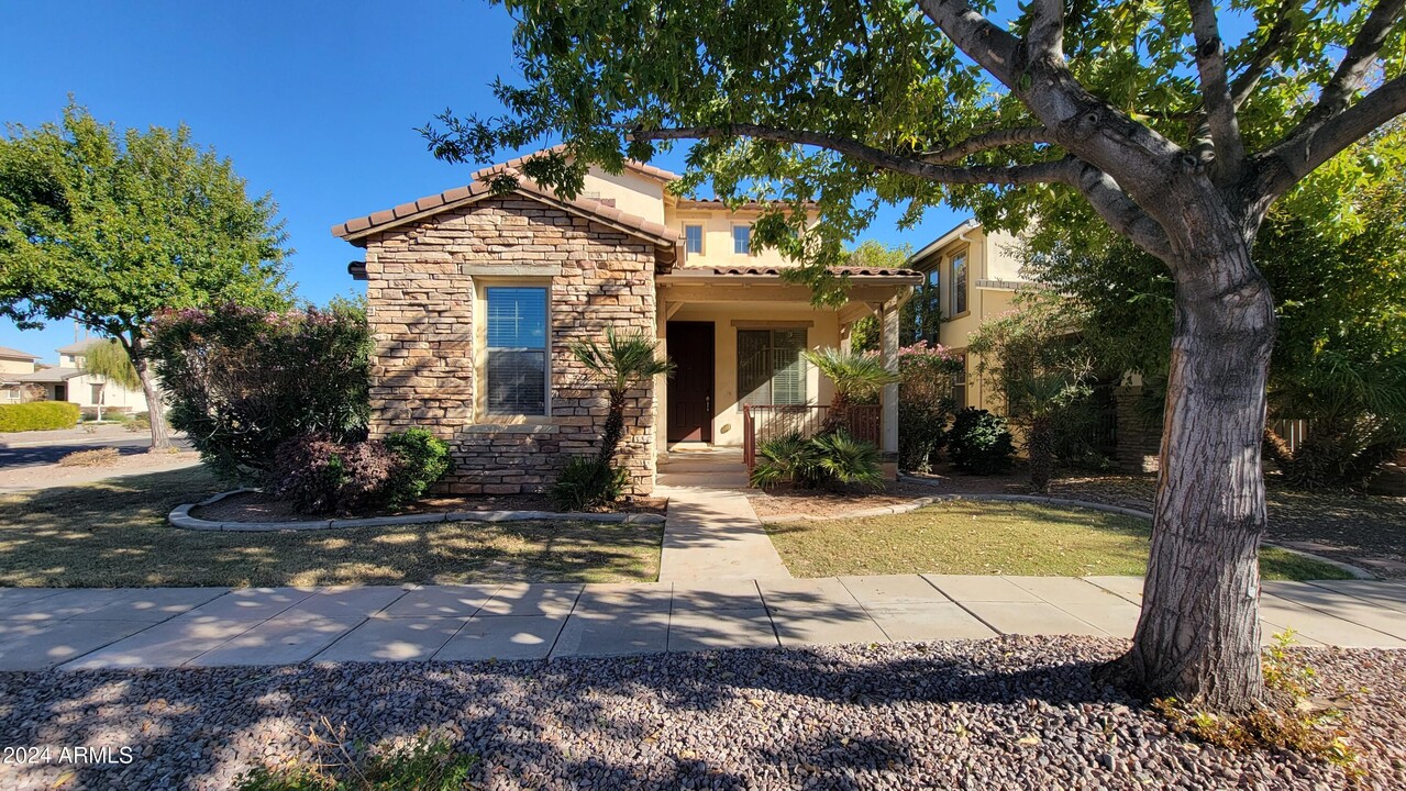 13183 N 154th Ave in Surprise, AZ - Foto de edificio