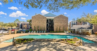 The Ridge on 161 Apartments in Irving, TX - Building Photo