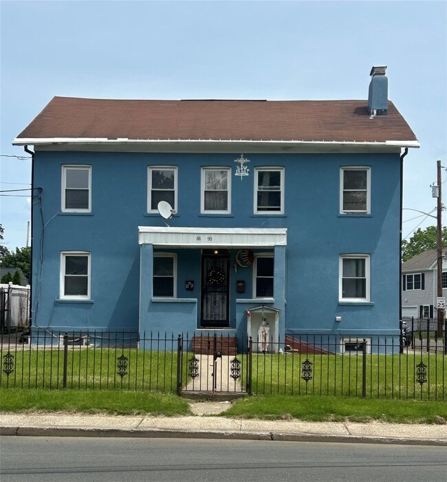 88 Samsondale Ave