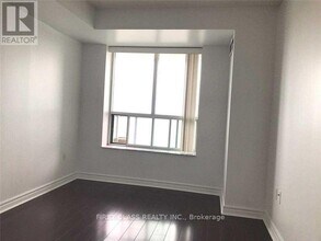 1-2301 Pemberton Ave in Toronto, ON - Building Photo - Building Photo
