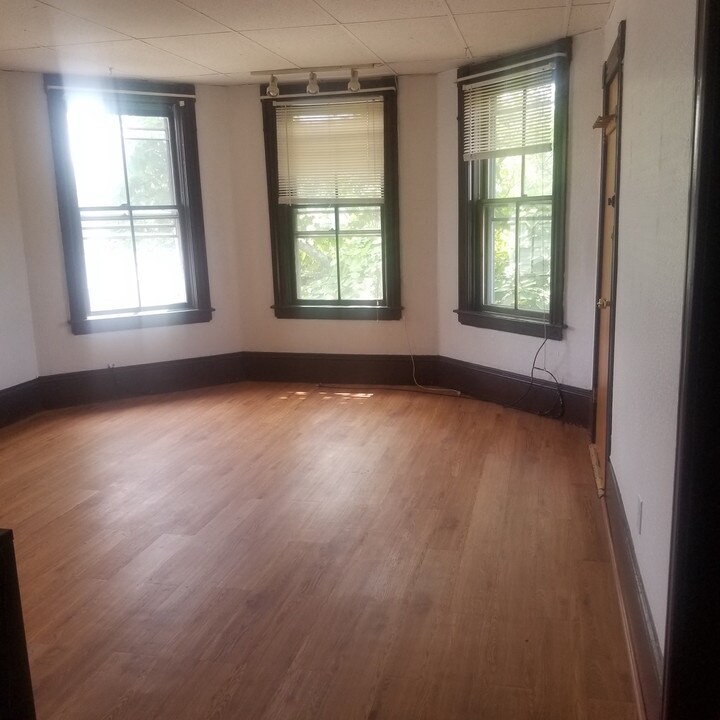 91 Blackstone River Rd in Worcester, MA - Building Photo