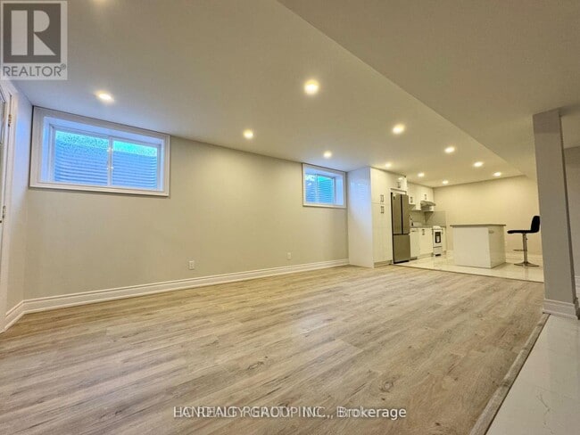 2 Barker Ct in Markham, ON - Building Photo - Building Photo