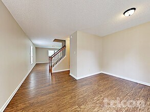 8627 Panglemont Drive in Charlotte, NC - Foto de edificio - Building Photo