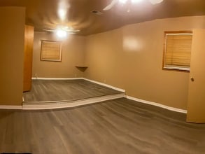 1302 E Downey Ave in Flint, MI - Building Photo - Building Photo